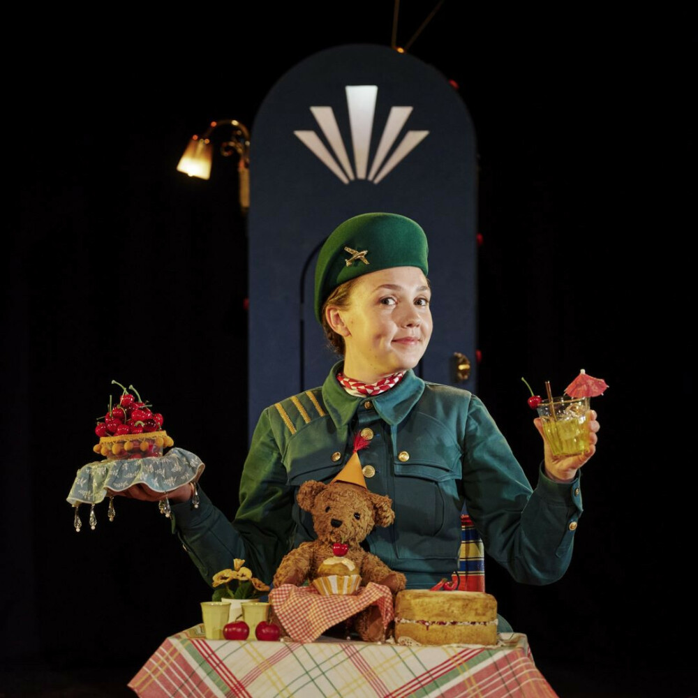 Theatre Lovett's The Teddy Bears' picnic - Julie Maguire - by Ros Kavanagh square 1080